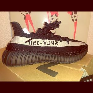 Men’s yeezy 350 brand new in box